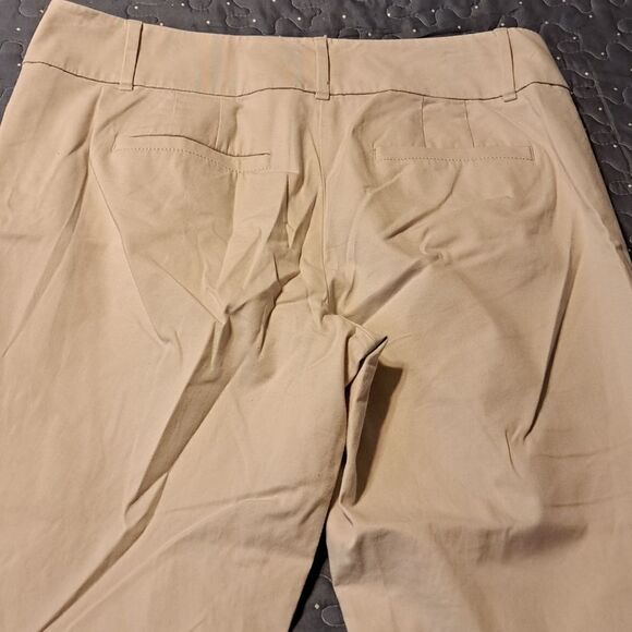 Loft outlet tan crops size 6 - Picture 5 of 5